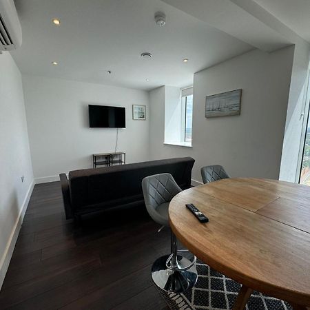 Cozy One Bedroom Flat 20 Mins Central London Bp142 Bagian luar foto