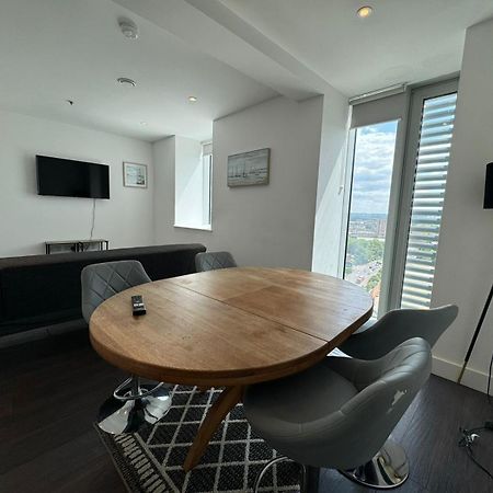 Cozy One Bedroom Flat 20 Mins Central London Bp142 Bagian luar foto