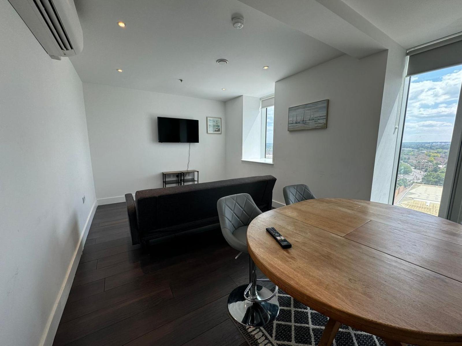 Cozy One Bedroom Flat 20 Mins Central London Bp142 Bagian luar foto